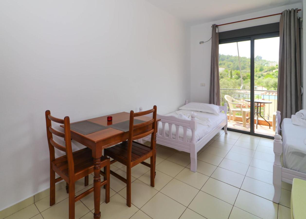 Bora Rooms Himarë Dış mekan fotoğraf