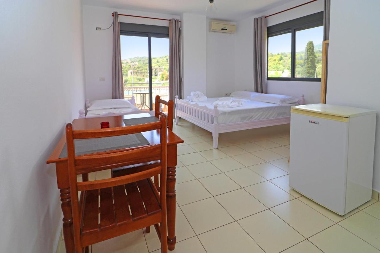 Bora Rooms Himarë Dış mekan fotoğraf
