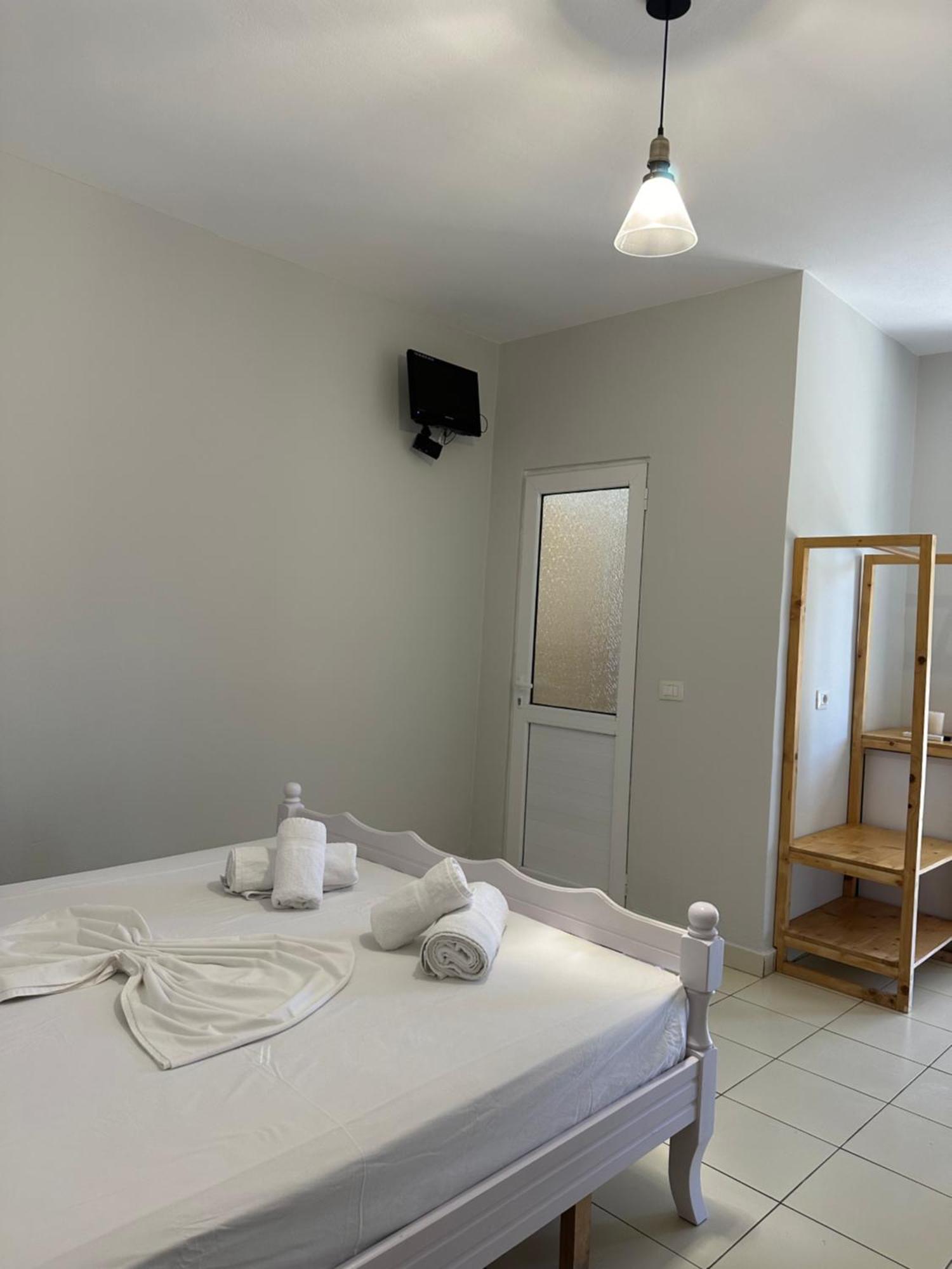 Bora Rooms Himarë Dış mekan fotoğraf