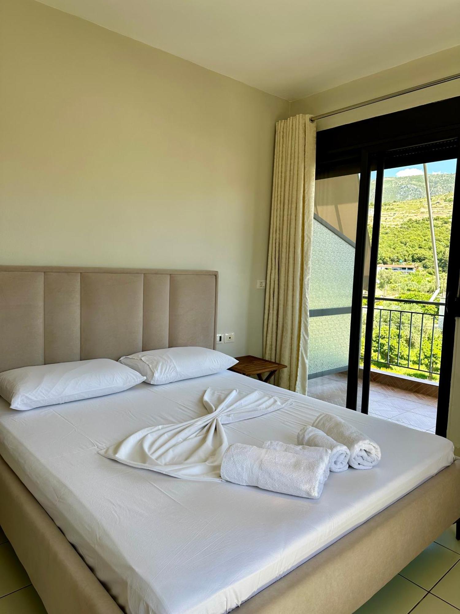 Bora Rooms Himarë Dış mekan fotoğraf